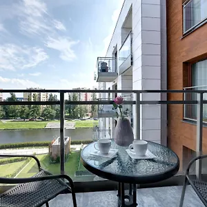 Live & Travel Number 1 Apartament