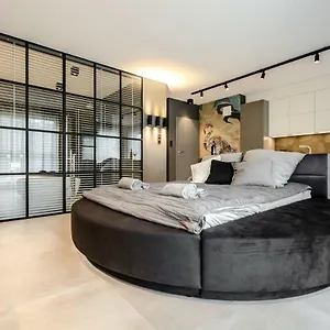 Flaming Apartament